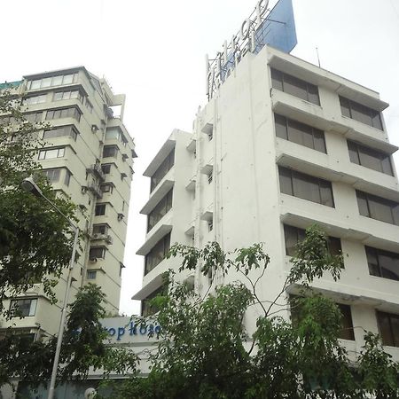 Hiltop Hotel Bombay Esterno foto