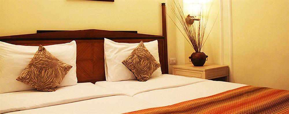 Hiltop Hotel Bombay Esterno foto