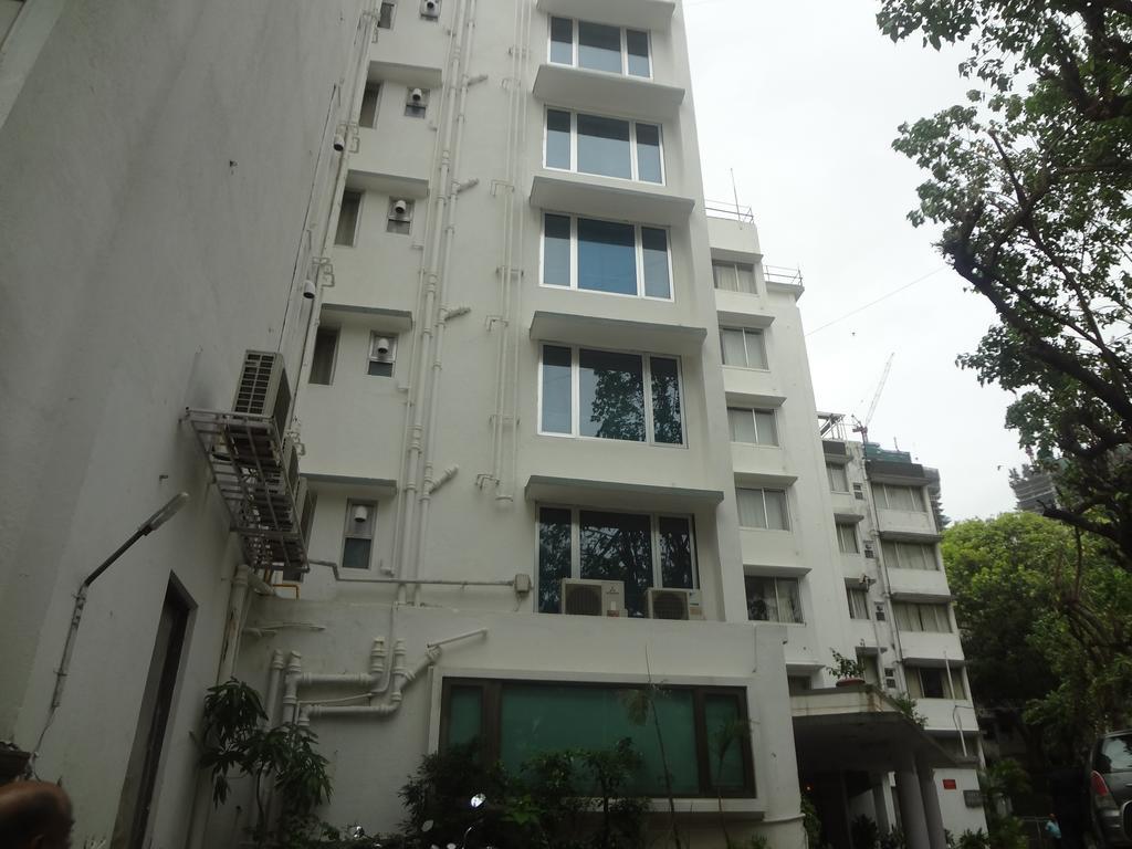 Hiltop Hotel Bombay Esterno foto