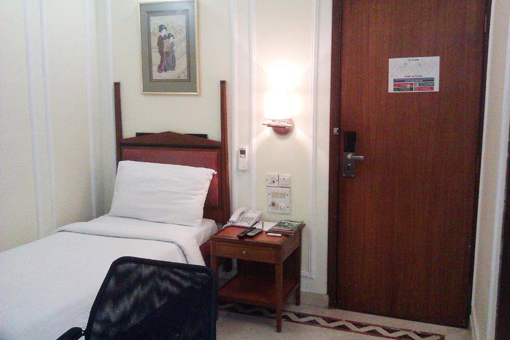 Hiltop Hotel Bombay Esterno foto