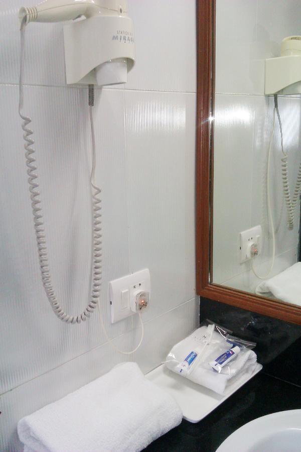 Hiltop Hotel Bombay Esterno foto